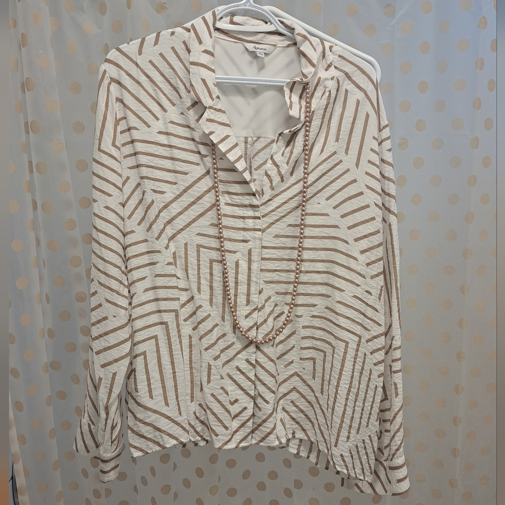 Casual Button Down Shirt with Geometric Pattern. Oversize - Picture 1 of 7